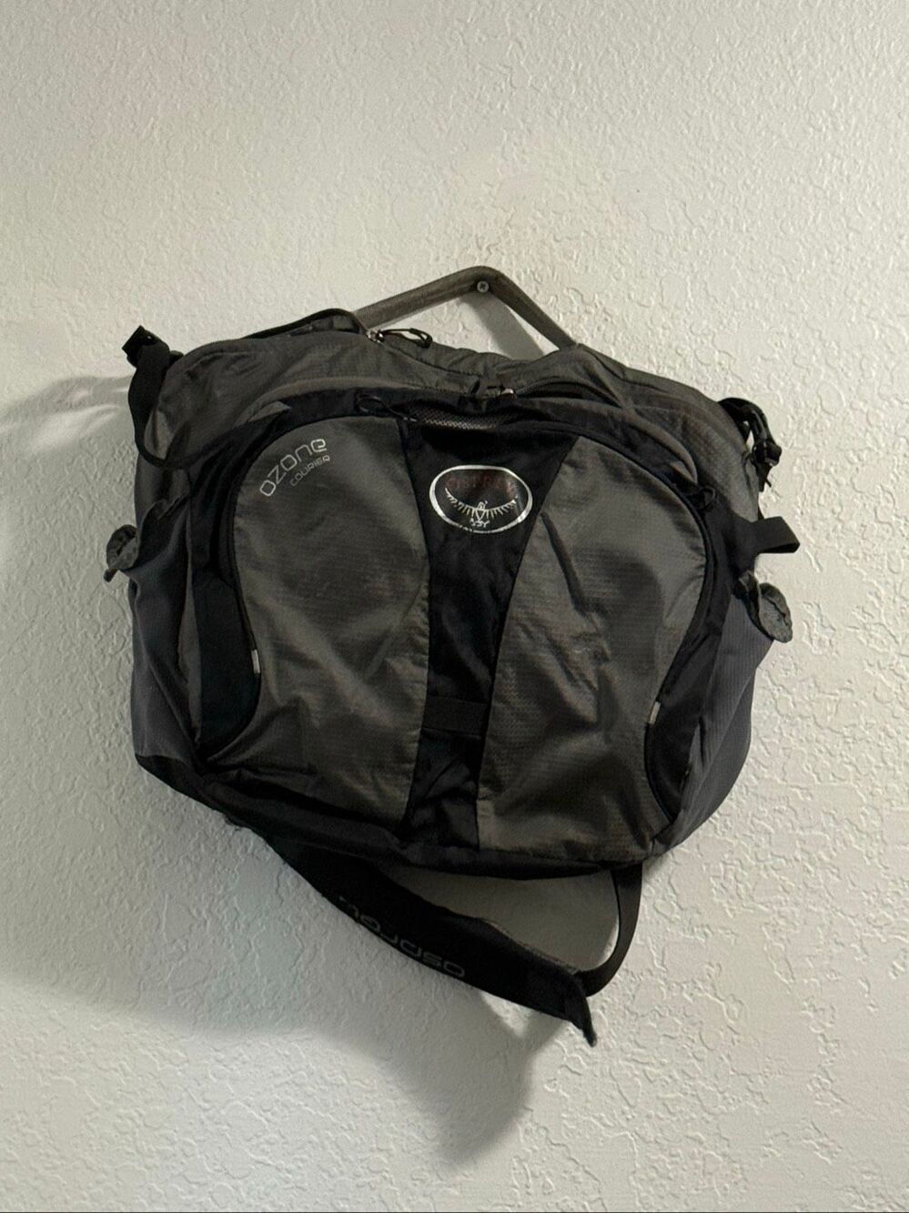 Osprey Ozone Courier Black Messenger Computer Bag 20L 15" Laptop Shoulder Bag